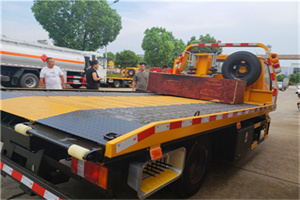 怀北附近拖车电话号码服务